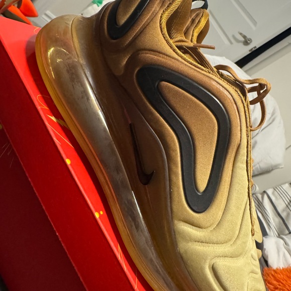 Nike Airmax 720 - Picture 2 of 3